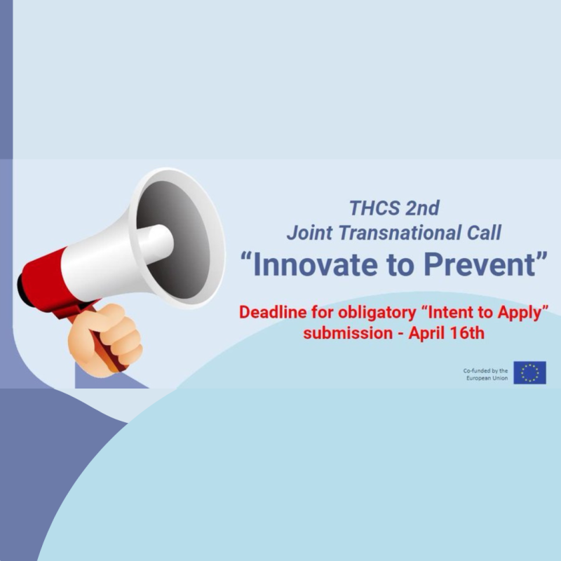 Cartel | 2ª Convocatoria Partenariado para la Transformación de los sistemas de salud y cuidado (THCS) | 16 abril 2024 Aparece el cartel con fondo azulado en el que se indica el nombre del THCS y la fecha límite de envío "intención de presentar"